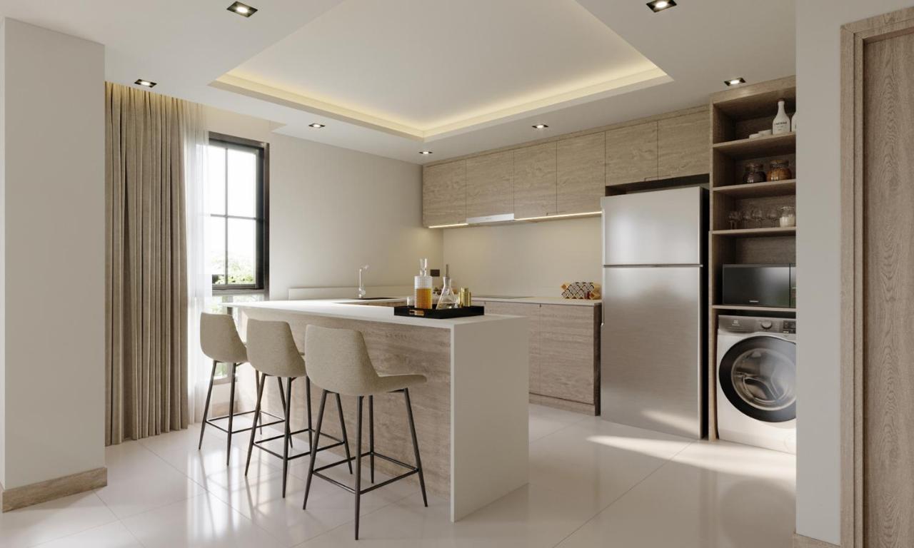 Leon Lasalle Hotel And Residences Bangkok Extérieur photo